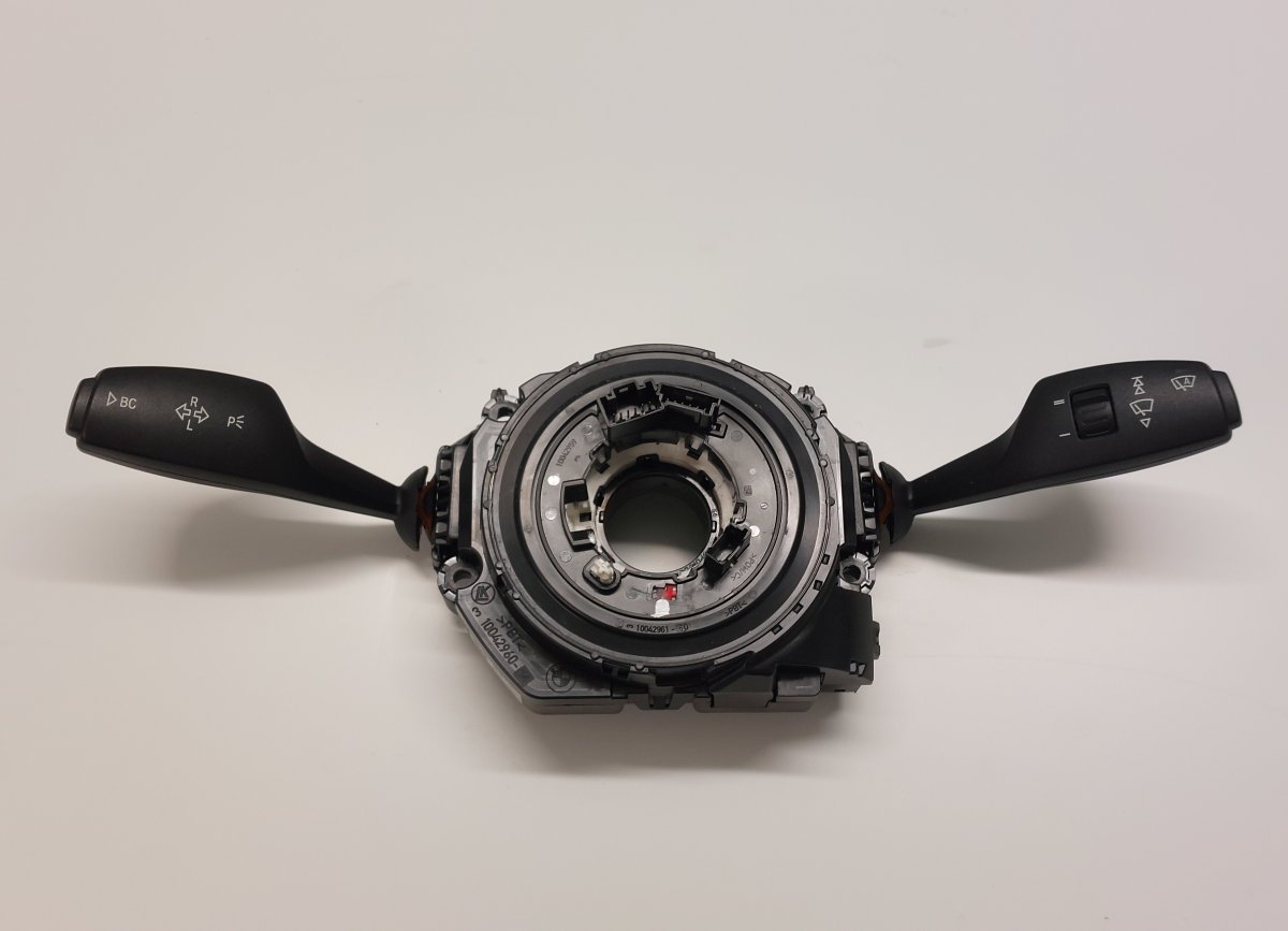 BMW 3 (E90 / E91 / E92 / E93) Indicator/wiper/slip ring switch (stalk) 10042960 LZ9253746 10042771 10090225 Indicator/...