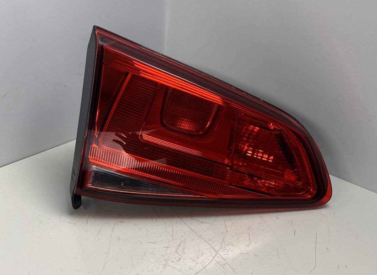 Volkswagen Golf 6 Inner tail light, left 90052126A Inner tail light, left VW GOLF VII (5...