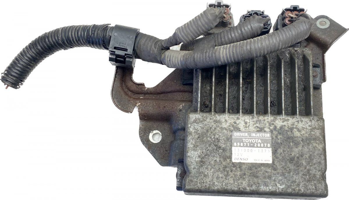 Injectors control unit (injector driver) TOYOTA COROLLA Verso II (AR10) (2004-2009)