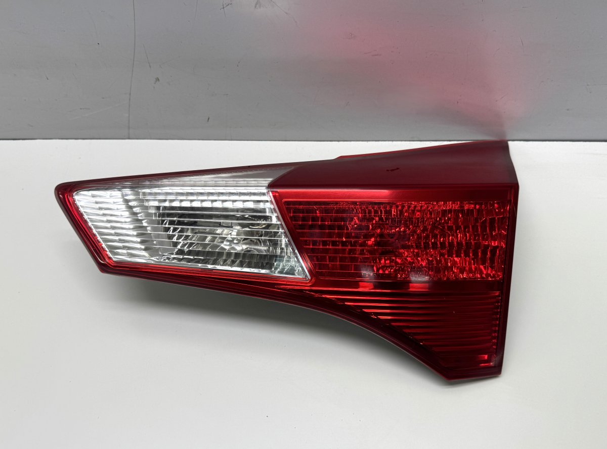 Toyota RAV4 (XA30) Inner tail light, right 8158142050 Inner tail light, right TOYOTA RAV 4...