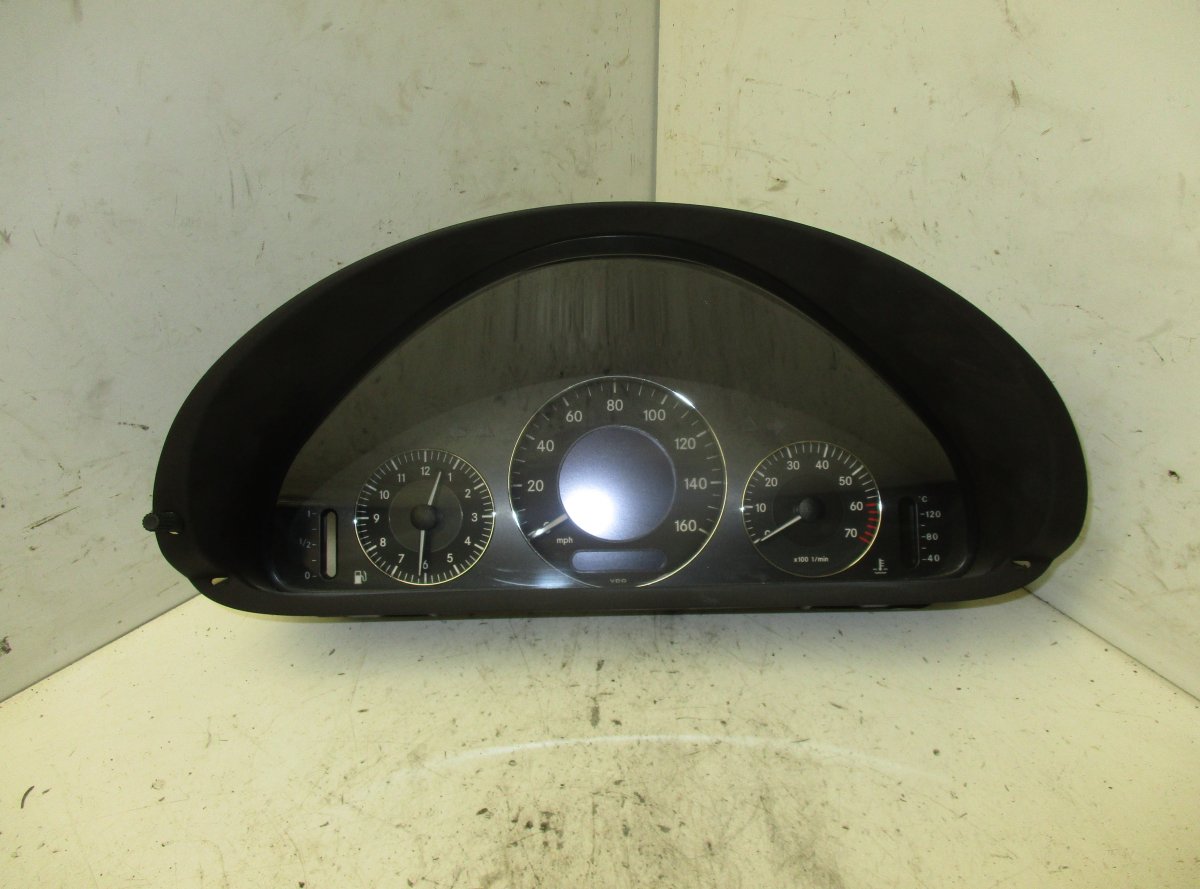 Mercedes-Benz CLK (W208) mittaristo 110080140/017 Instrument Cluster MERCEDES-BENZ ...