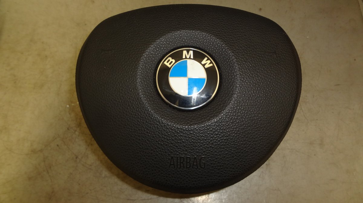BMW 1 (E81 / E82 / E87 / E88) Steering Wheel Airbag 33677051505W Steering Wheel Airbag BMW 1 (E81, ...
