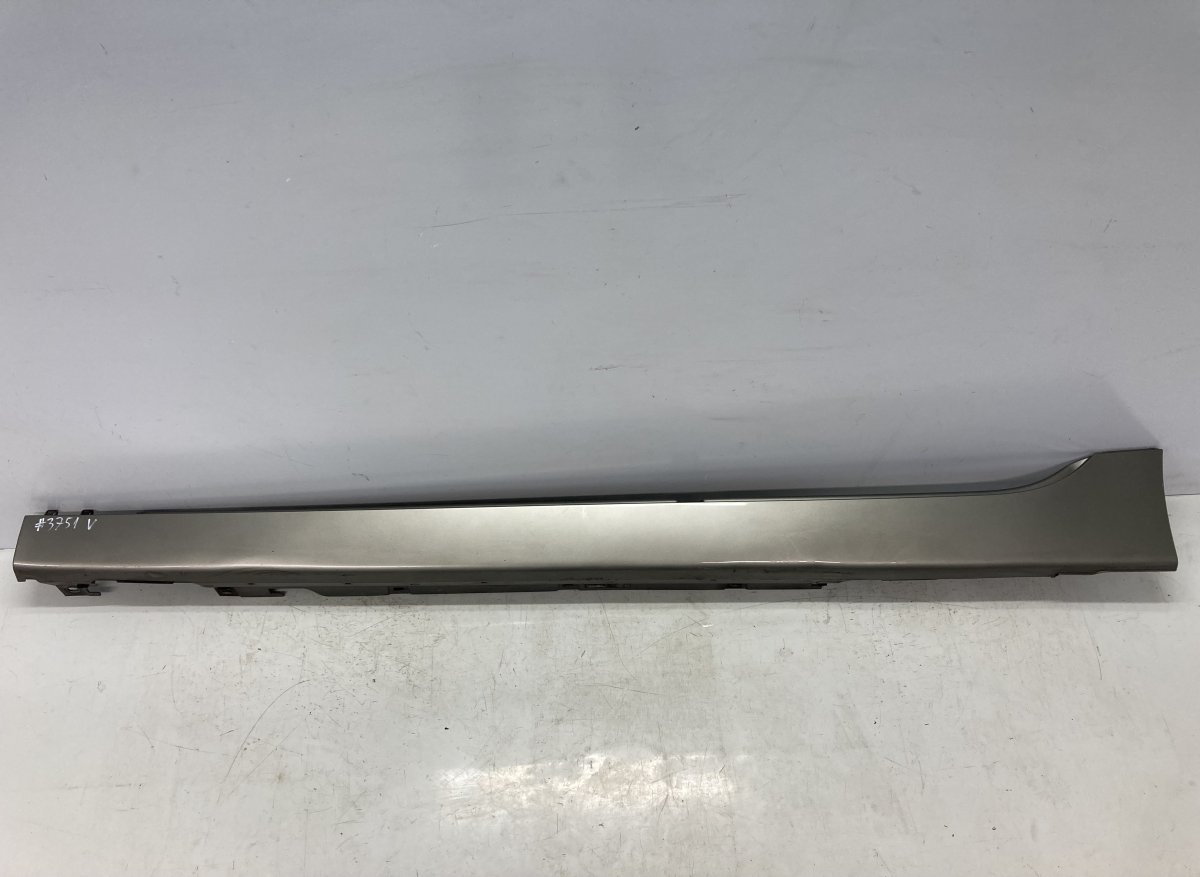 BMW 2 (F22 / F23) side skirt left 51777318851 Side Skirt Left BMW 2 Active Tourer...