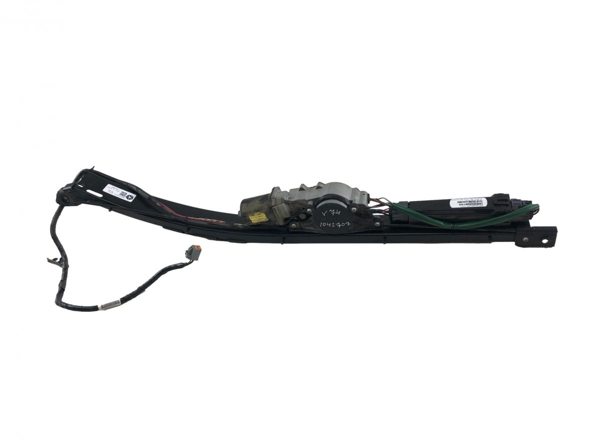 Chrysler Grand Voyager / Town & Country Sliding door electric motor left 4673925AA Sliding door electric motor left CHRY...