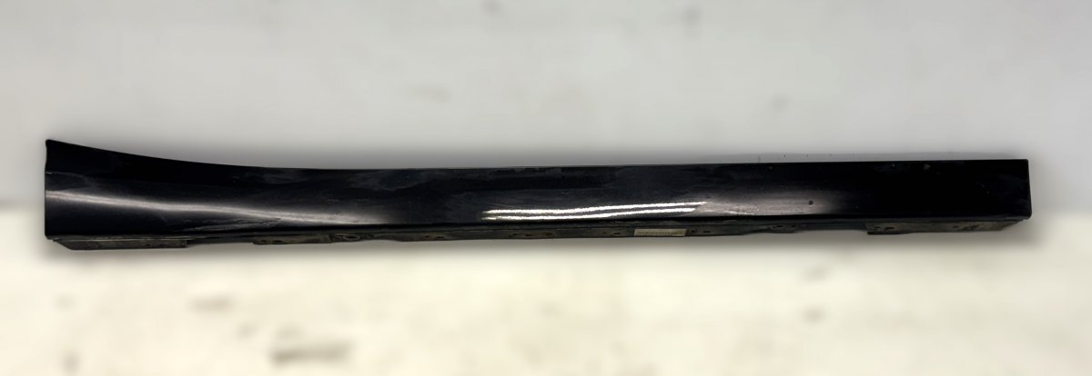 BMW 1 (E81 / E82 / E87 / E88) side skirt right 51777293554 7293554 Side Skirt Right BMW 1 (F20...