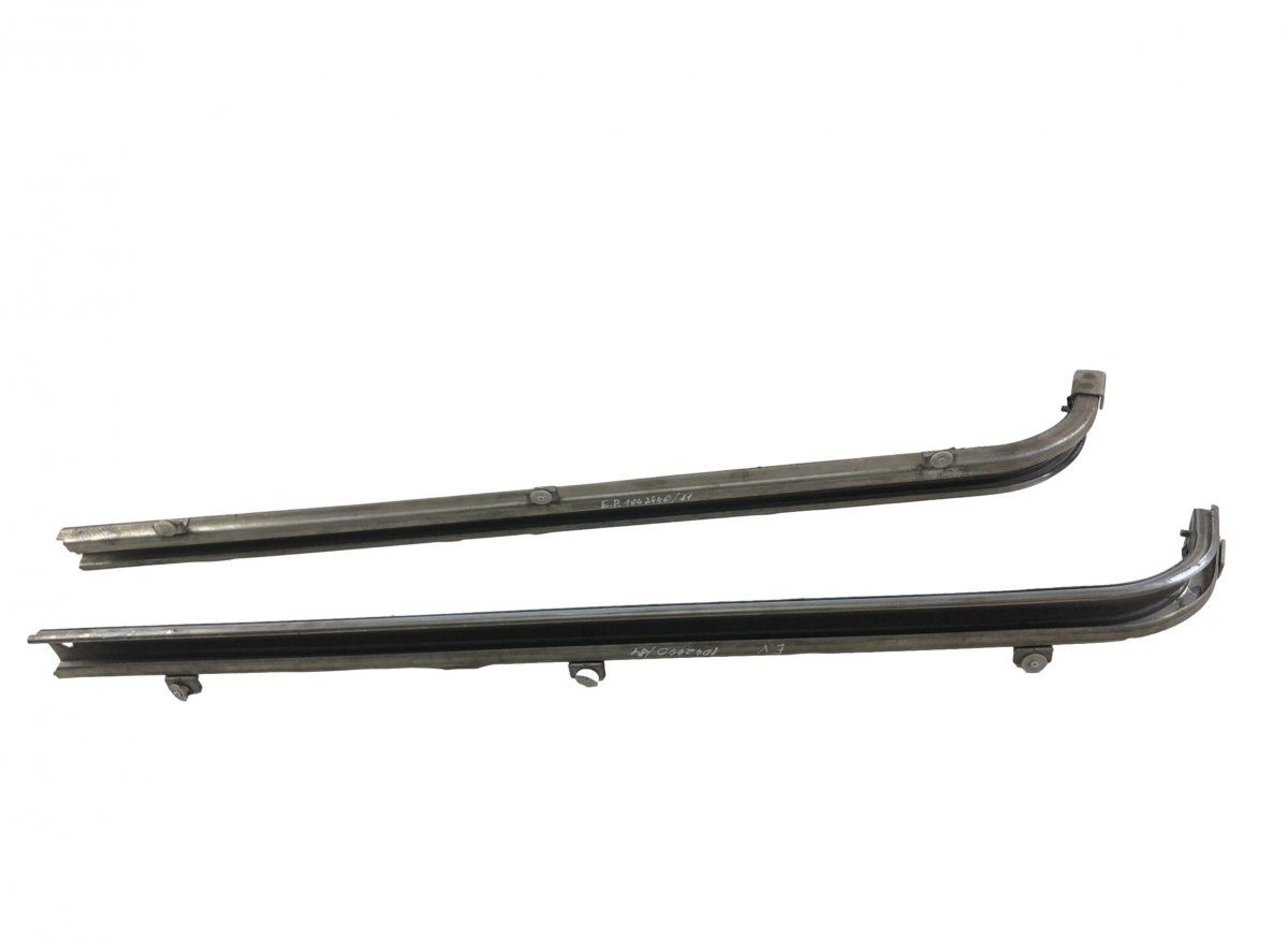 A4477660237 Sliding door track left MERCEDES-BENZ VITO / V-CLASS (W447) (2014-)