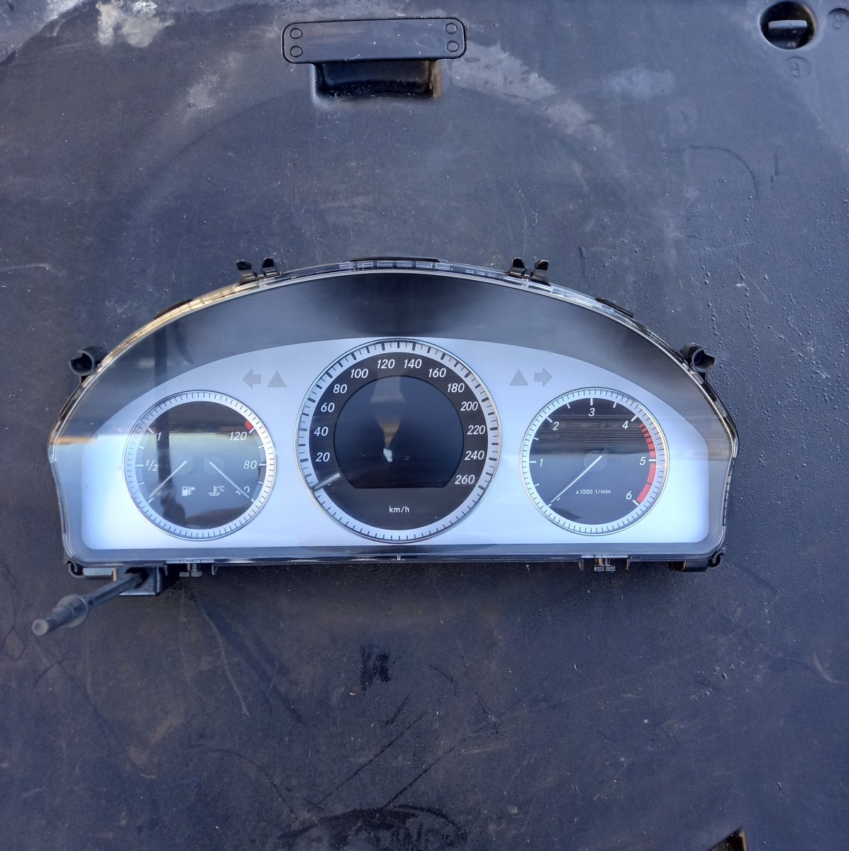 Mercedes-Benz GLK (X204) Speedometer A2049002205 A2C53245324 Speedometer MERCEDES-BE...
