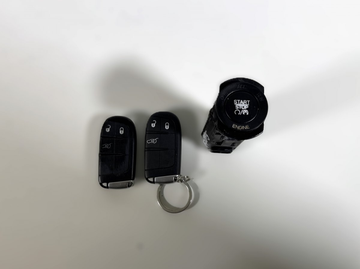 Jeep Grand Cherokee (WK) START / STOP Switch 68207000AB 68143506AC START / STOP Switch JEEP ...