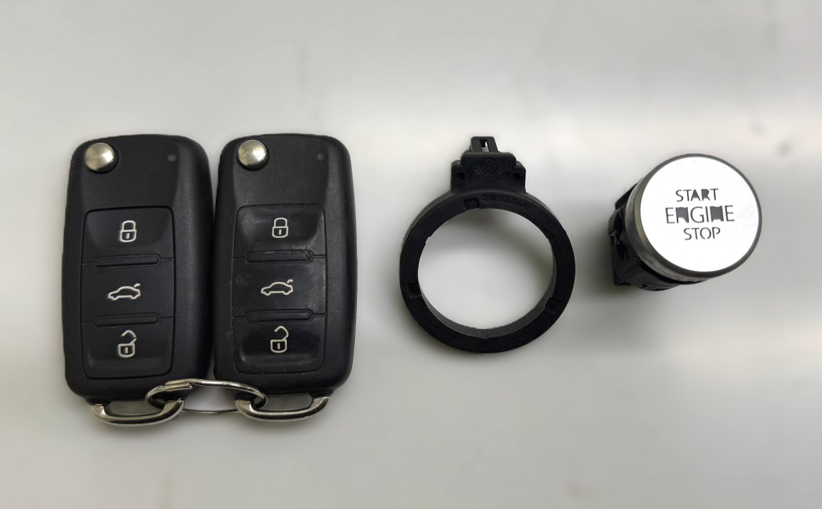 Volkswagen Tiguan START / STOP Switch