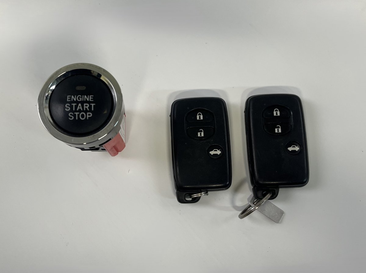 Toyota Avensis (T27) START / STOP Switch 8961102011 2842A-TMIMB1 MR39832008 START / STOP...