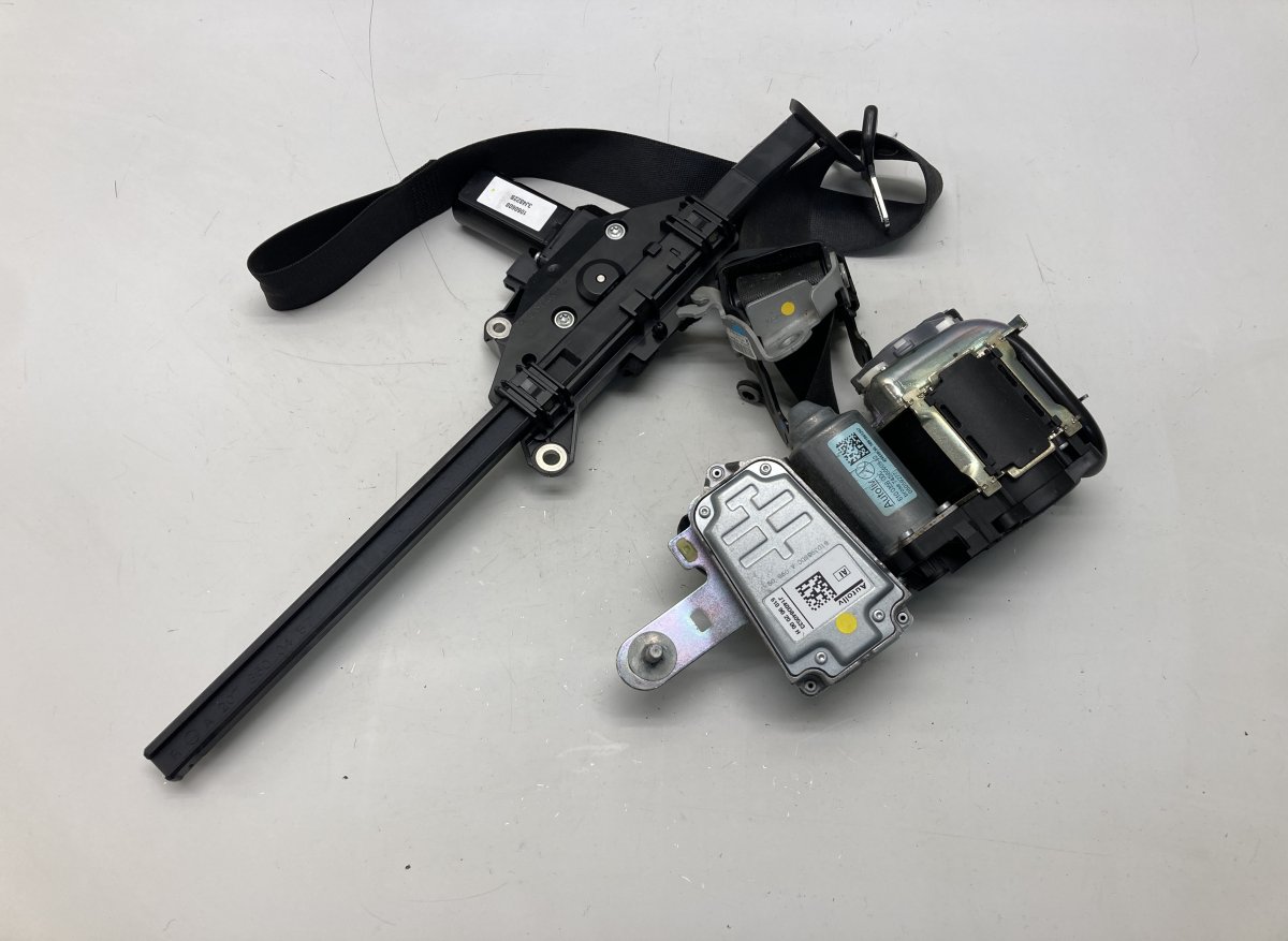 Mercedes-Benz C (W204) Seat Belt Front Right 610035800C 7426000902 A2078600282 306035299AC S...