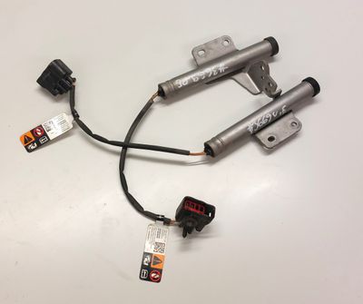 31688050 31688051 34203223C 312949928 34203222C 312949928 Комплект приводов капота VOLVO S90 / V90 (2016-)