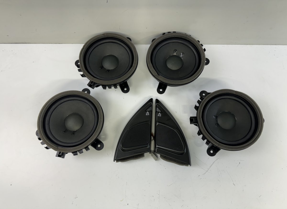 Volvo XC60 Set of loudspeakers 30657445 30781268 30781267 Set of loudspeakers ...