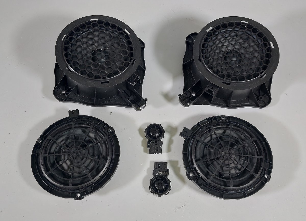 Citroen C4 Set of loudspeakers 980607108000 434107866341 9830934680 9830932280...