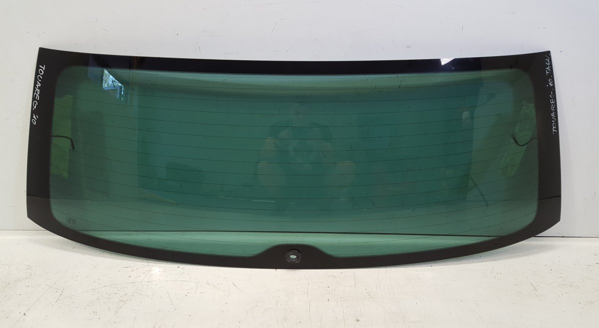 Volkswagen Touareg Rear Window glass