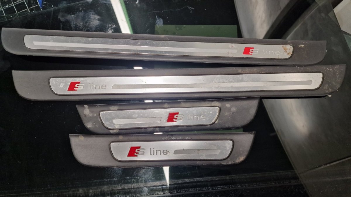 Audi A7 (4G) Scuff Plate Front Left 4G8853373B 4G8853374B 4G8853375B 4G8853376B Scu...