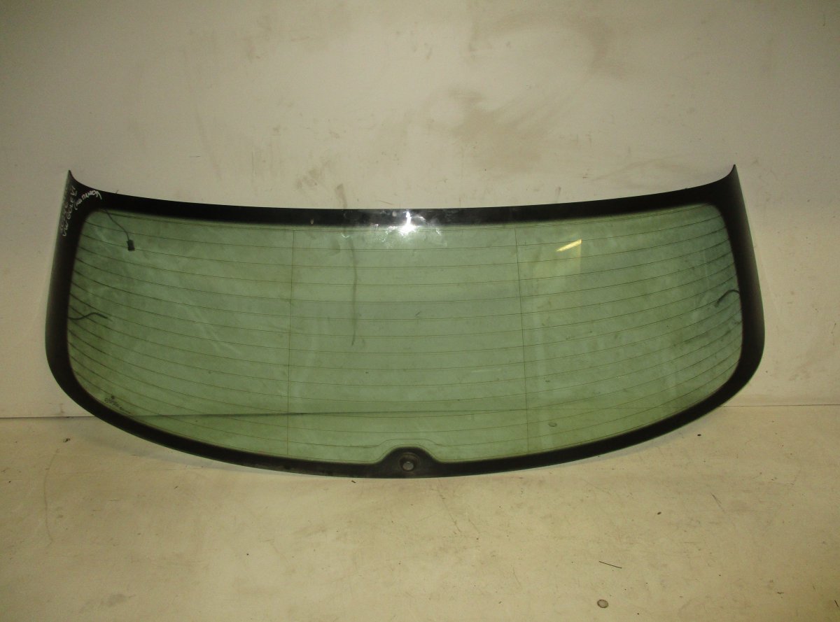 Volkswagen Golf 6 Rear Window glass Rear Window glass VW GOLF VI (5K) (2008-2013)

...