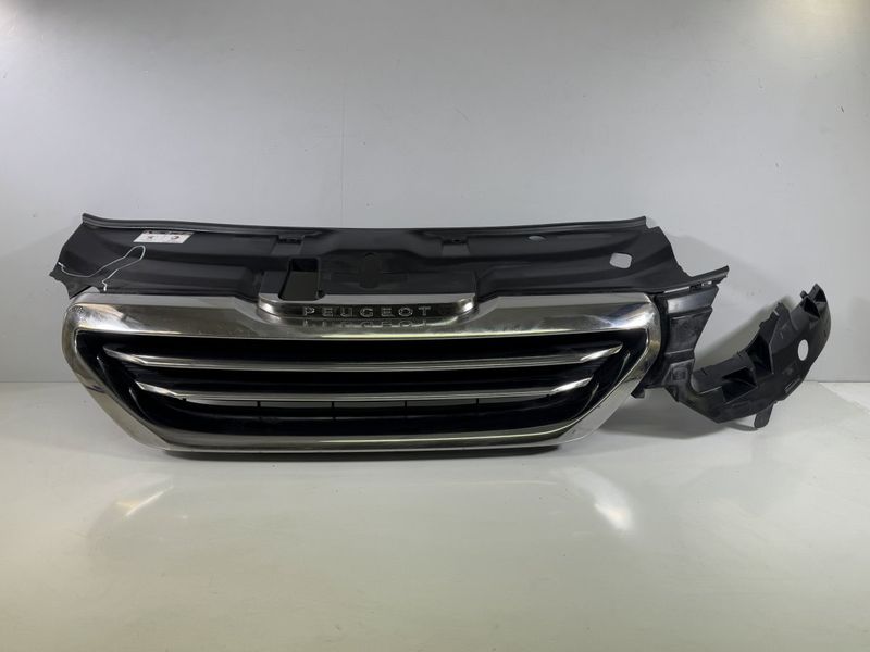 9678490677 Radiator Grille PEUGEOT 2008 I (A94) (2013-2019)