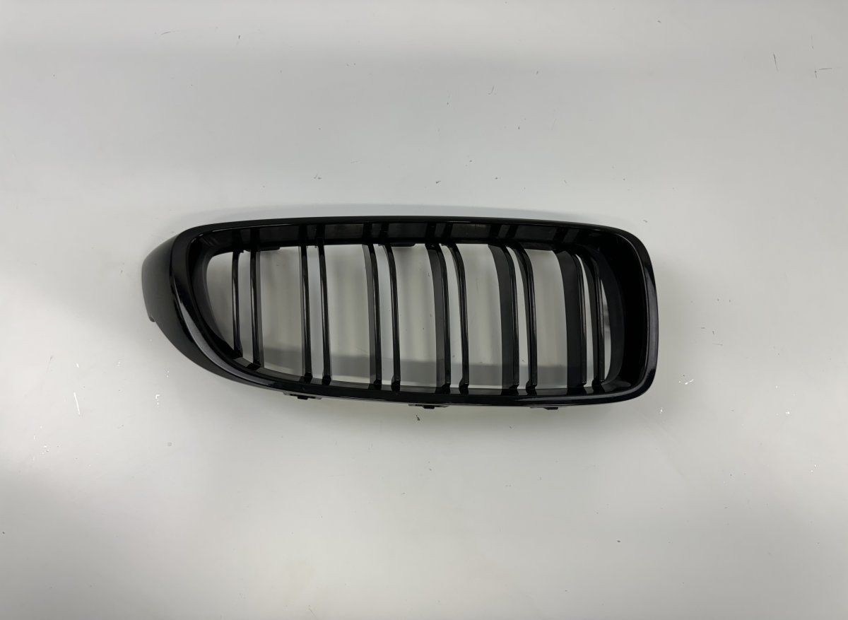 8068582 2352812 Radiator Grille right part BMW 3 (F30, F31, F34, F80) (2011-2019)
