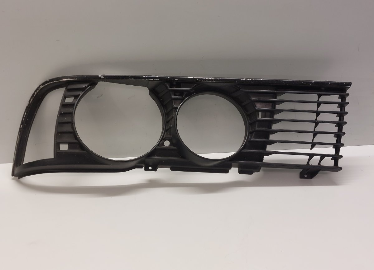 BMW 7 (E23) Radiator Grille right part
