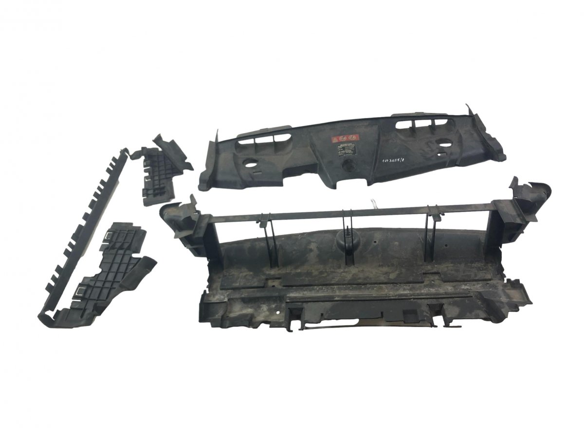 Mercedes-Benz C (W204) Jäähtytin suojus A2075000355 A2075050530 Radiator shroud MERCEDE...