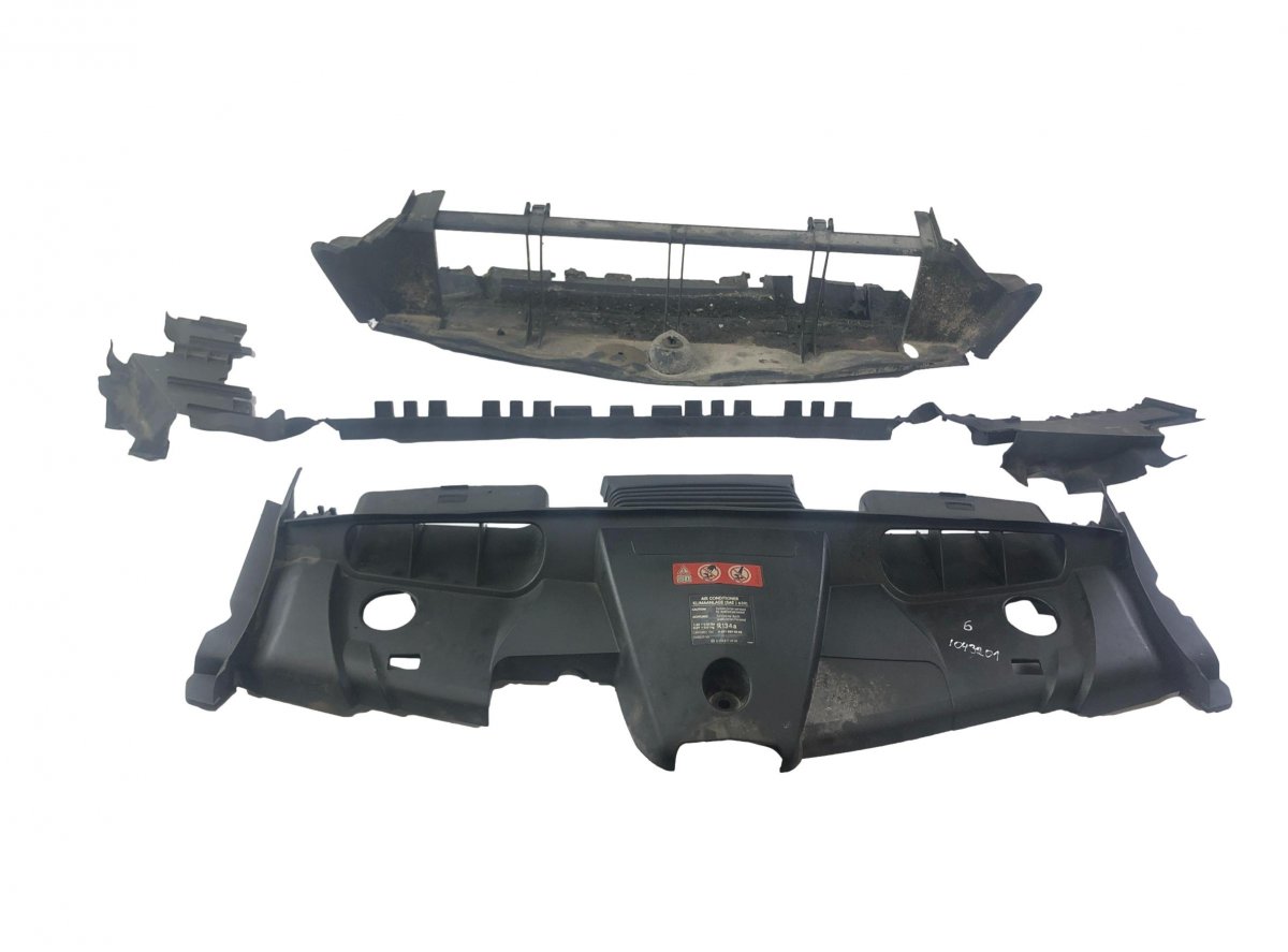 Mercedes-Benz C (W204) Jäähtytin suojus A2075000355 A2075050530 Radiator shroud MERCEDE...