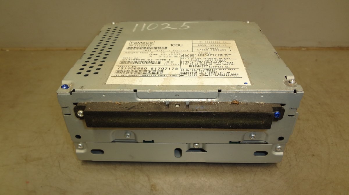 Volvo V70 Raadio juhtplokk 8G9N-18C815-AC 8G9N18C815AC Radio VOLVO V70 III...