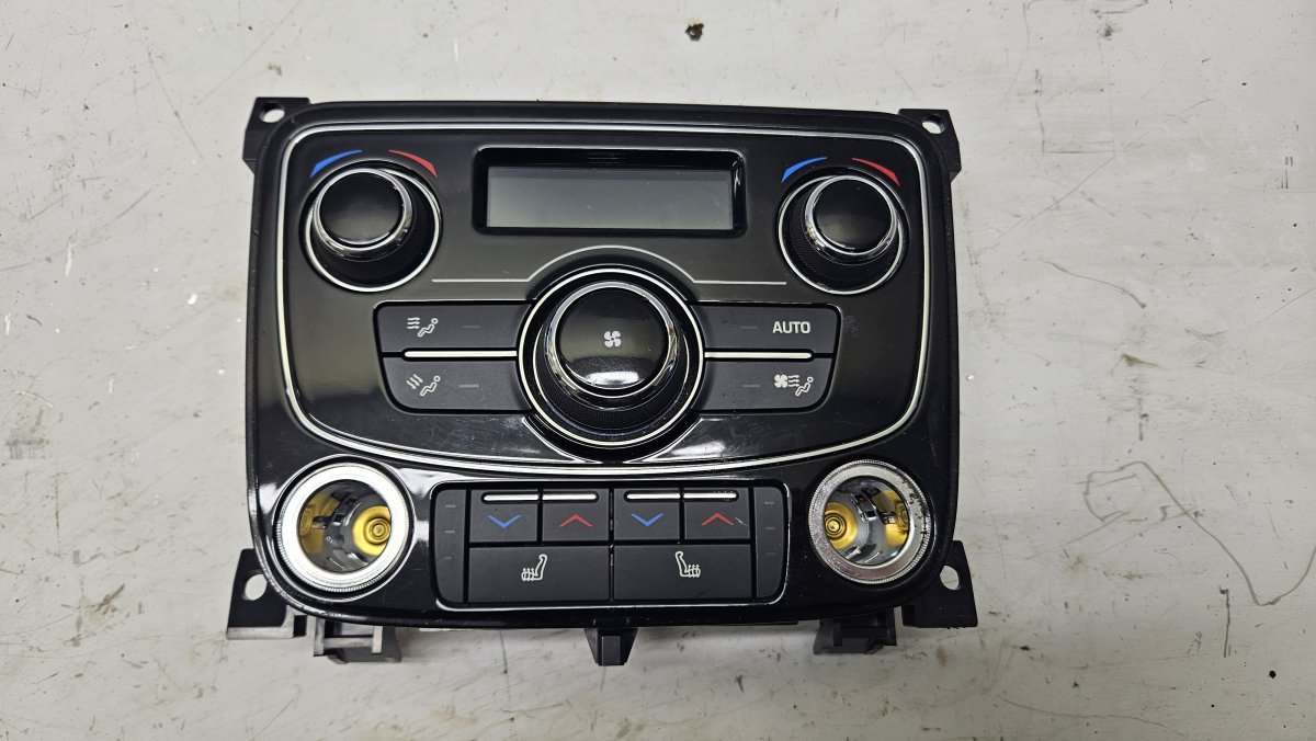 Jaguar XF Rear AC heater control panel GX6318D687BE Rear AC heater control panel JAGUA...
