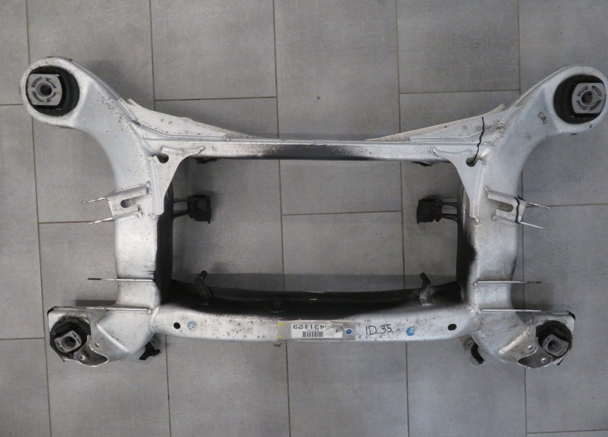 Mercedes-Benz C (W203) Taka-akselin palkki A2203507408 A2203503541 Rear axle Beam MERCEDES...