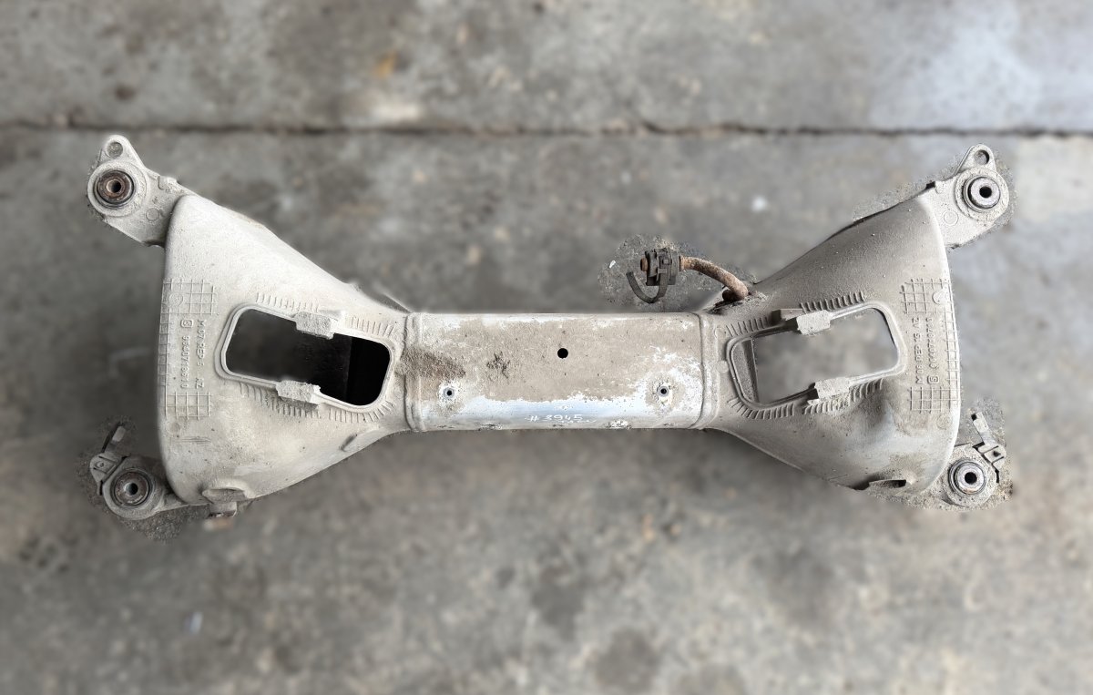 Peugeot 508 Балка заднего моста 9640718710 Rear axle Beam PEUGEOT 508 I (W23) (...