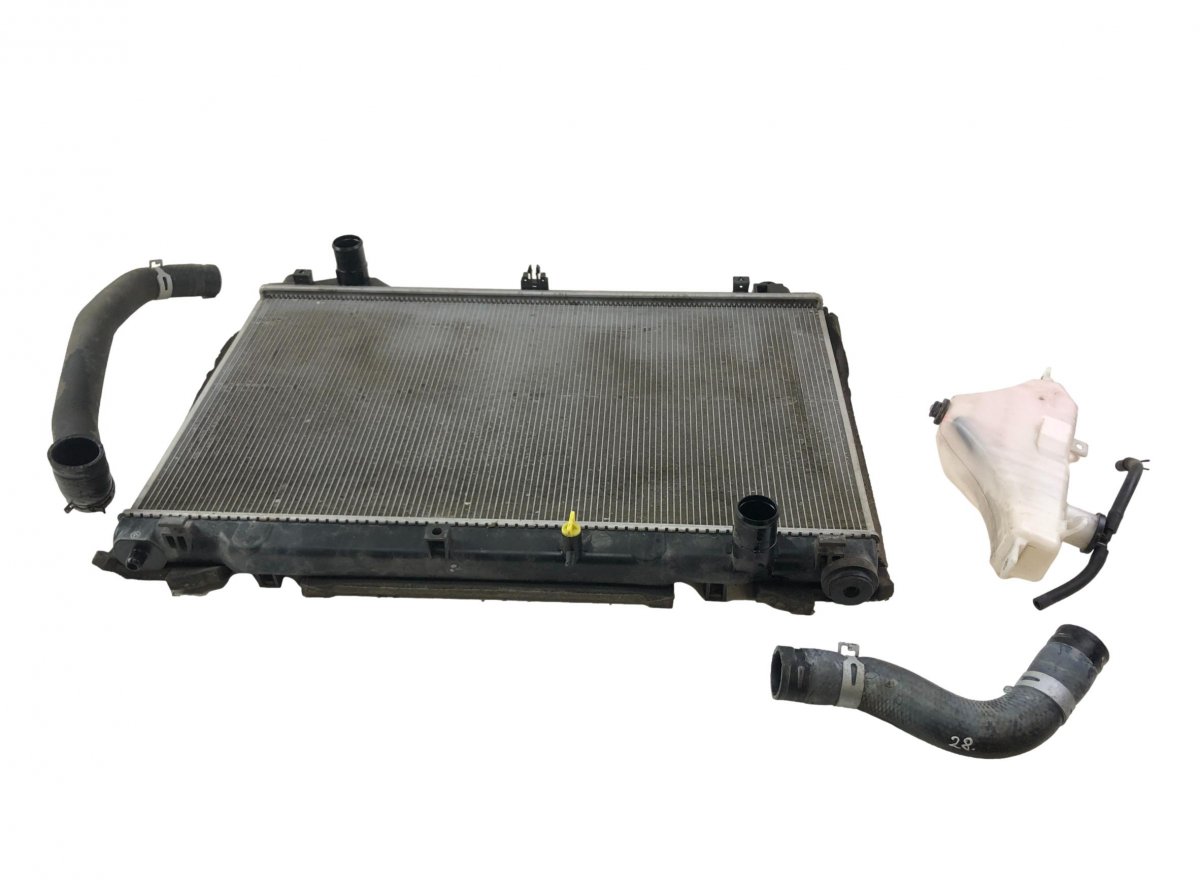 Lexus GS radiaator 4221348422 422134-8422 Radiator LEXUS GS IV (20...