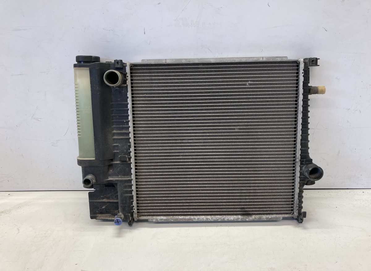 BMW 3 (E36) радиатор 17191080 17289069 Radiator BMW Z3 (E36) (1995-2...