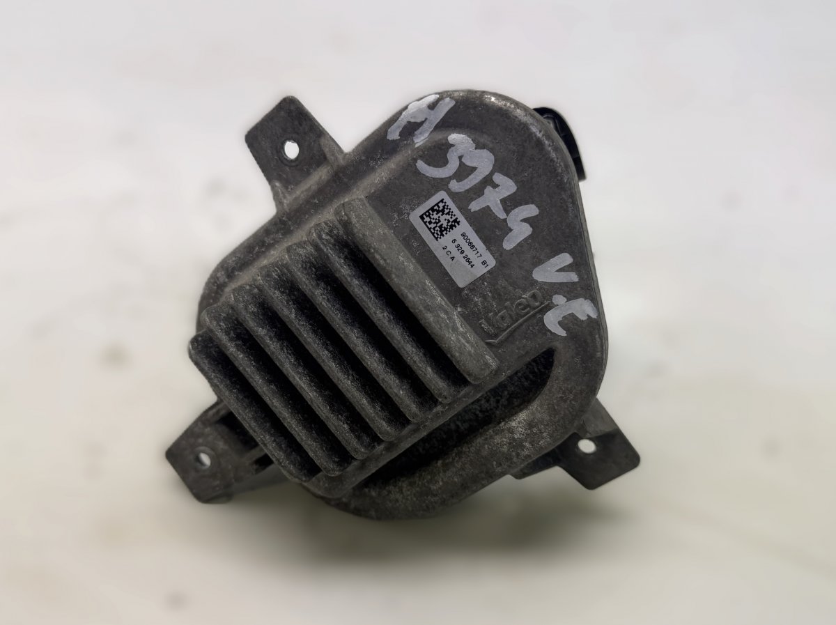 BMW X1 (F48) Xenon control unit left 90066717 Xenon control unit left BMW X1 (F48) (...