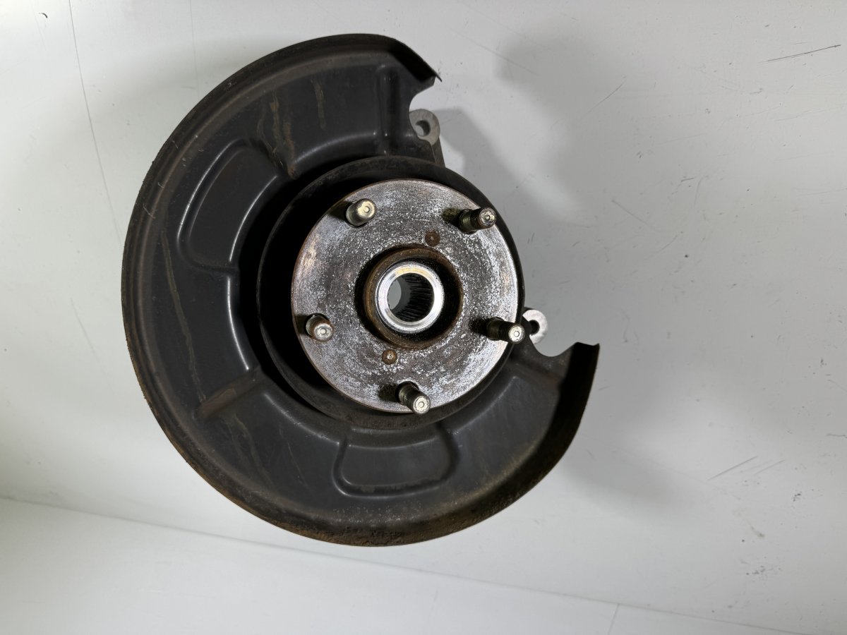 Subaru Levorg Wheel bearing housing rear left 28411VA010 Wheel bearing housing rear left SUBA...