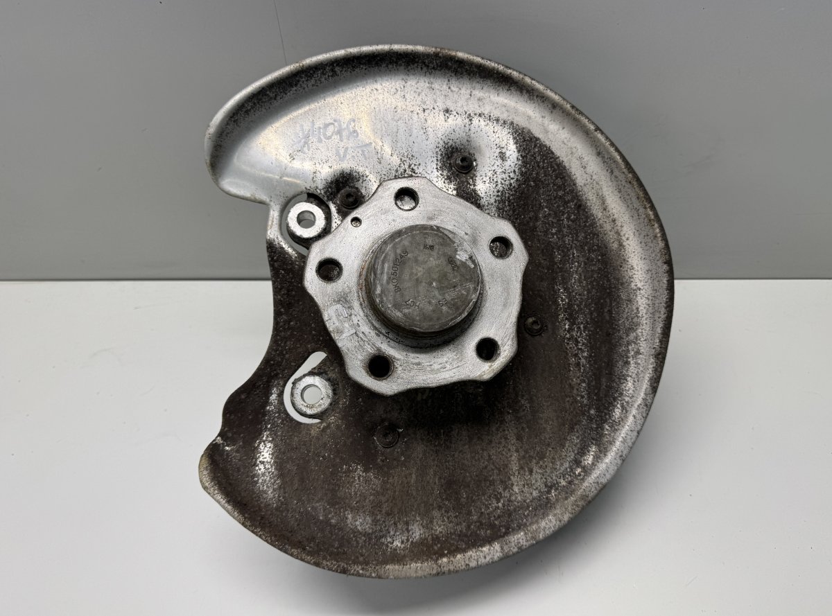 Audi A4 (B9) Wheel bearing housing rear left 8W0505459F Wheel bearing housing rear left AUDI...