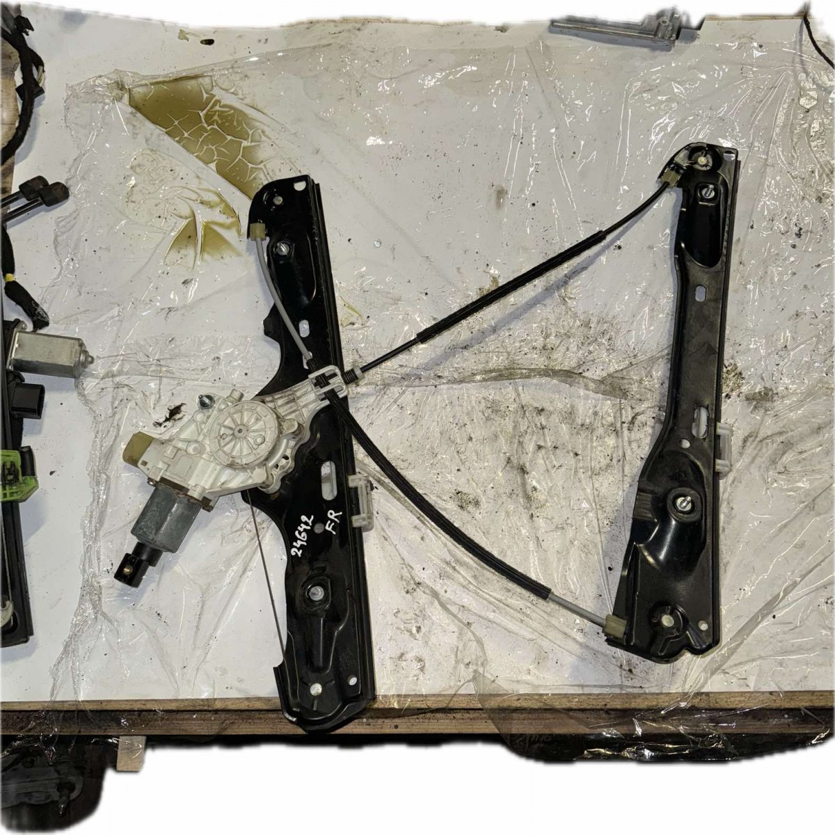 BMW X1 (E84) Window Regulator Compl. front right Window Regulator Compl. front right BMW X1 (E84...