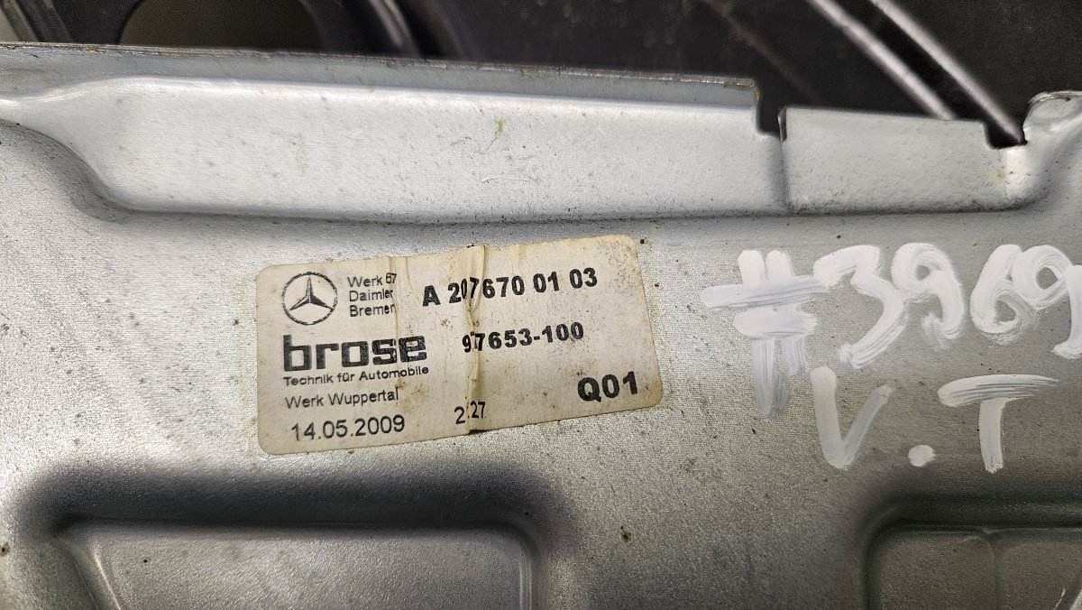 Mercedes-Benz C (W204) Window Regulator mechanism rear left A2076700103 Window Regulator mechanism rear lef...