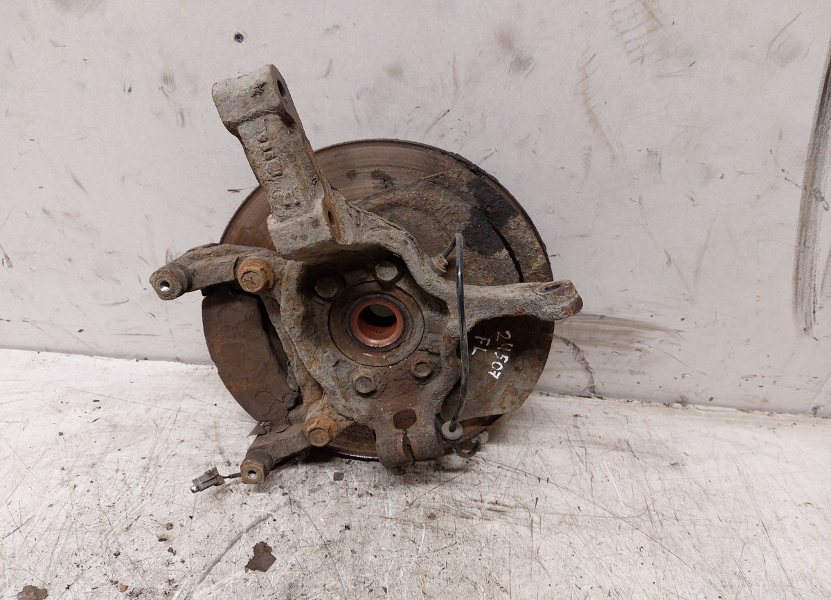 Nissan X-Trail Wheel bearing housing front left Wheel bearing housing front left NISSAN X-TRAIL...