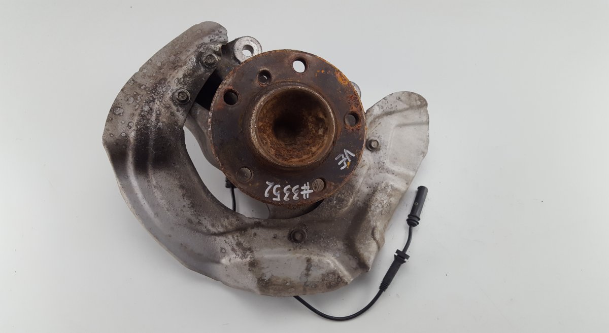 BMW 3 (E90 / E91 / E92 / E93) Wheel bearing housing front left 312118915910 Wheel bearing housing front left B...