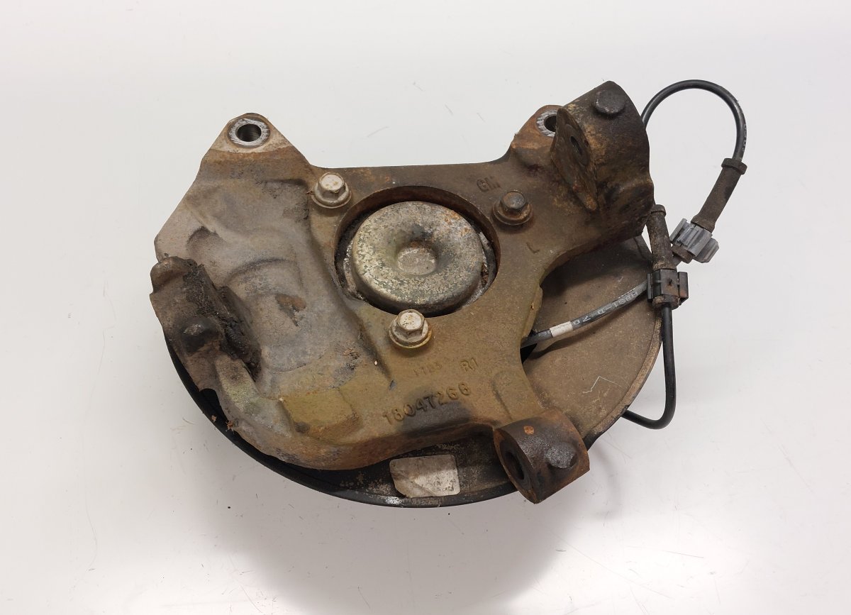 GMC Savana Wheel bearing housing front left 25840780 19370702 18047266 Wheel bearing housin...