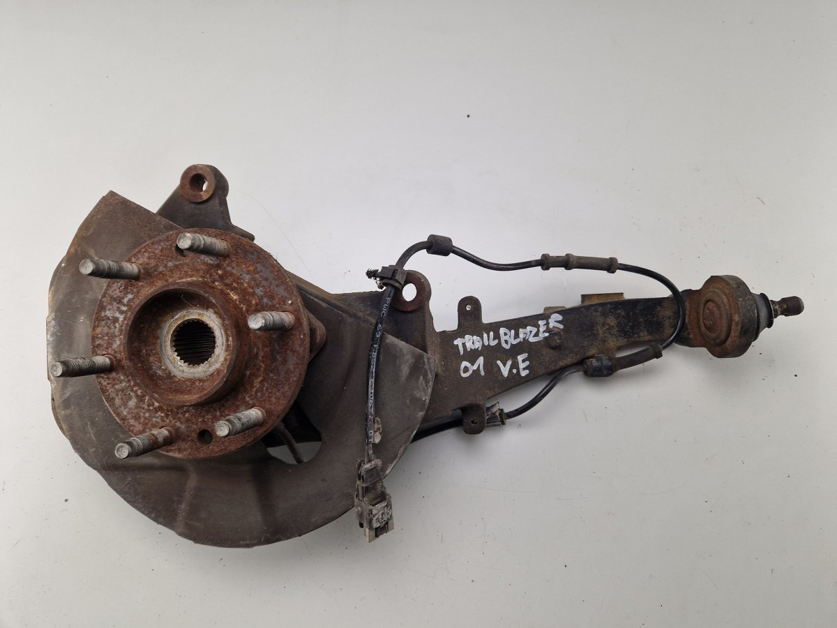 Chevrolet TrailBlazer Wheel bearing housing front left 15078046 Wheel bearing housing front left CHEVR...
