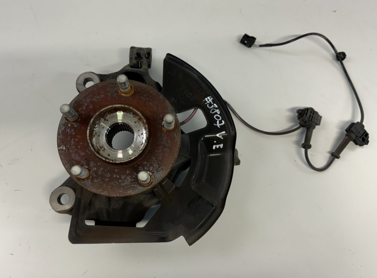 Mazda 3 (BM / BN) Wheel bearing housing front left B45A-33-031 B45A33031 Wheel bearing housing fro...