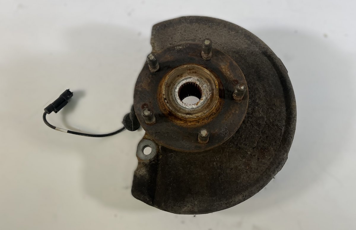 Peugeot 4007 Wheel bearing housing front left 364698 Wheel bearing housing front left PEUGEOT...