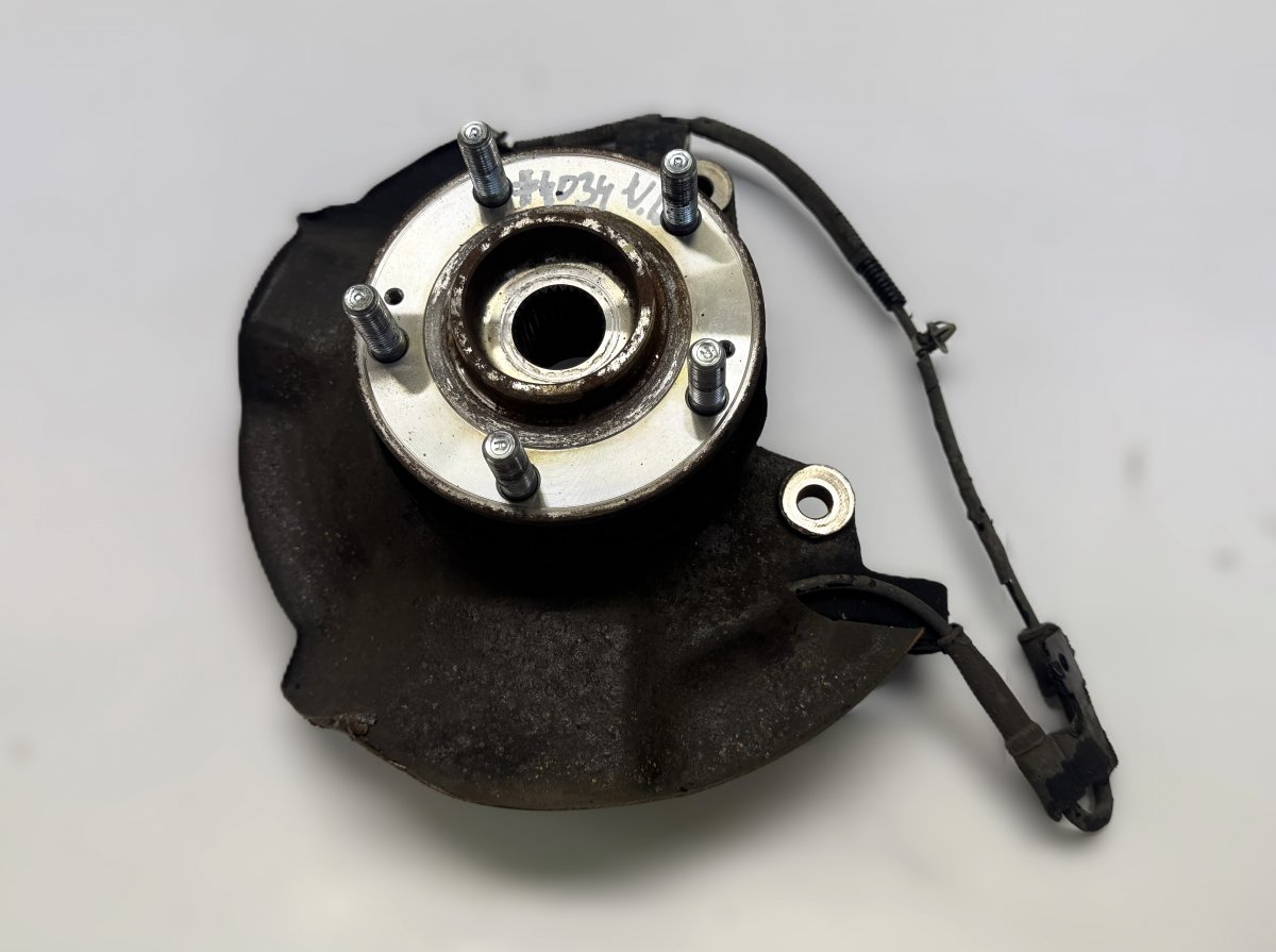 Kia Sorento Wheel bearing housing front left 517152P000 Wheel bearing housing front left KIA...