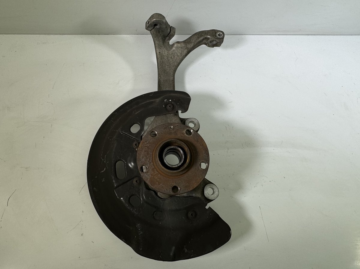Audi A8 (D3) Wheel bearing housing front left 4E0257M Wheel bearing housing front left AUDI A...