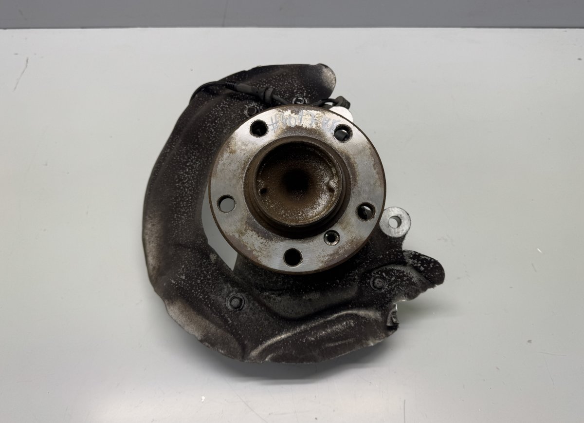 BMW 1 (E81 / E82 / E87 / E88) Wheel bearing housing front left 679228504 Wheel bearing housing front left BMW ...