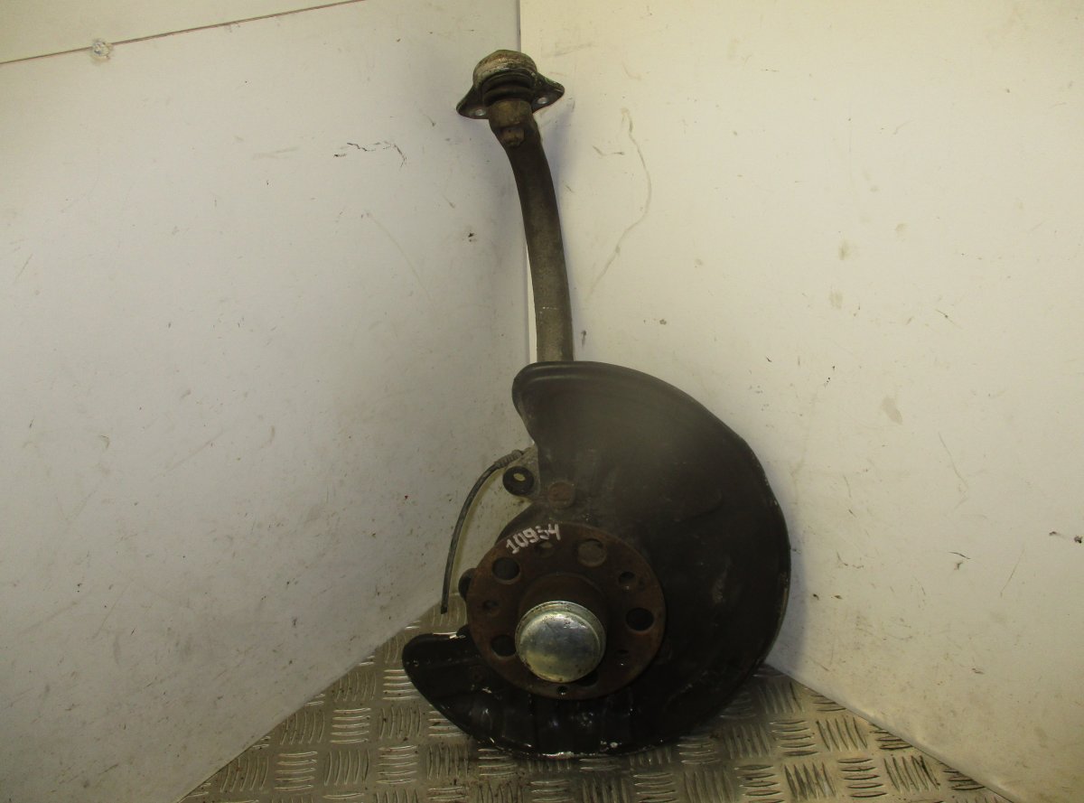 Mercedes-Benz CLS (C219) Wheel bearing housing front right Wheel bearing housing front right MERCEDES-BENZ...