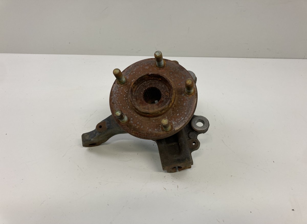 Mazda 5 (CW) Wheel bearing housing front right C461-33-021B C46133021B Wheel bearing housing f...