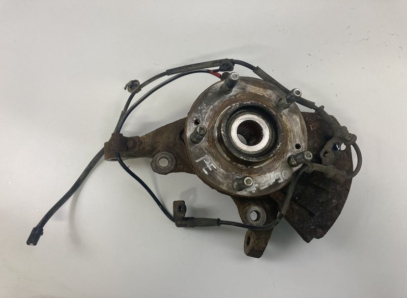 5175039603 517163Z000 517563Z150 Wheel bearing housing front right HYUNDAI i40 (VF) (2011-2019)