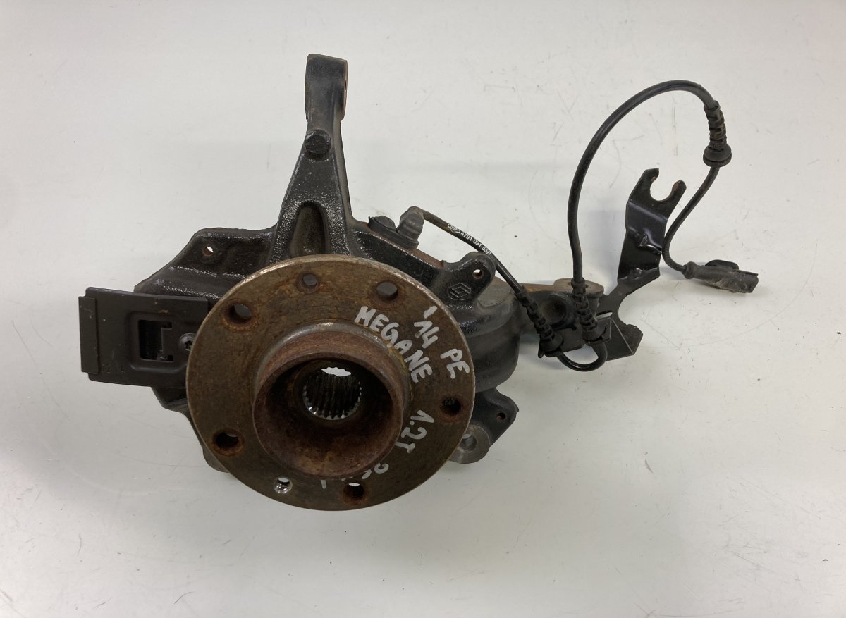 Renault Megane Wheel bearing housing front right 479109155R 400140080R Wheel bearing housing fro...